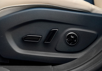 Подержанный автомобиль Voyah Free 2023 года (18 фото)