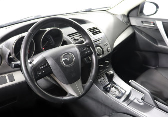 Подержанный автомобиль Mazda 3 Sedan 2012 года (7 фото)
