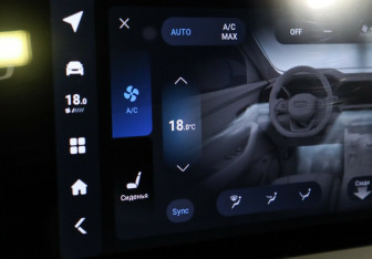 Подержанный автомобиль Geely Monjaro 2022 года (15 фото)