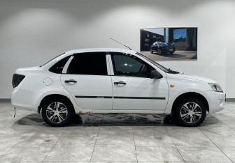 Подержанный автомобиль LADA (ВАЗ) Granta Sedan 2013 года (4 фото)