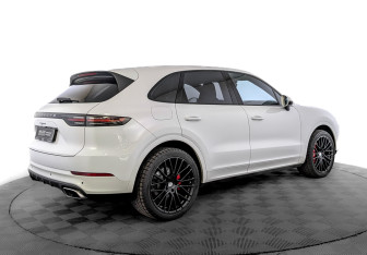 Подержанный автомобиль Porsche Cayenne 2021 года (5 фото)