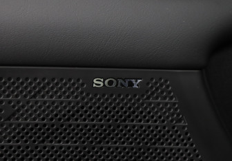 Подержанный автомобиль Changan UNI-V 2023 года (17 фото)