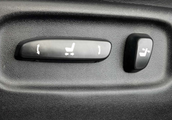 Подержанный автомобиль Lexus LX 2014 года (26 фото)