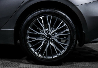 Подержанный автомобиль Kia Cerato Sedan 2022 года (6 фото)