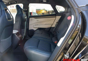 Подержанный автомобиль Zeekr 001 2024 года (8 фото)