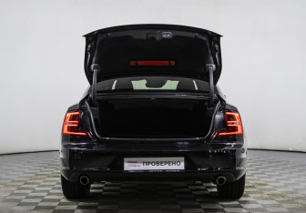 Подержанный автомобиль Volvo S90 2019 года (17 фото)