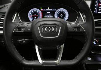 Подержанный автомобиль Audi Q5 2024 года (10 фото)