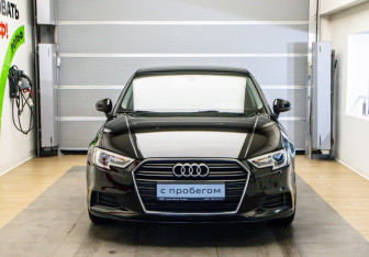 Подержанный автомобиль Audi A3 Sedan 2016 года (2 фото)