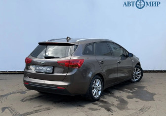 Подержанный автомобиль Kia Ceed Wagon 2018 года (8 фото)