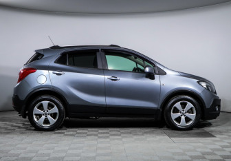 Подержанный автомобиль Opel Mokka 2015 года (4 фото)