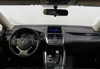 Подержанный автомобиль Lexus NX 2015 года (11 фото)