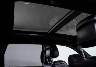 Подержанный автомобиль Jeep Grand Cherokee 2017 года (16 фото)