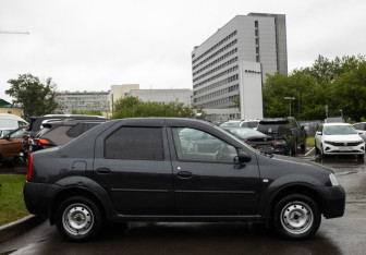 Подержанный автомобиль Renault Logan Sedan 2008 года (3 фото)