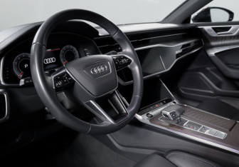 Подержанный автомобиль Audi A7 2021 года (14 фото)