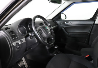 Подержанный автомобиль Skoda Yeti 2012 года (5 фото)