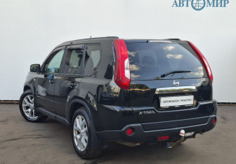 Подержанный автомобиль Nissan X-Trail 2012 года (7 фото)