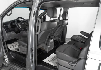 Подержанный автомобиль Hyundai Grand Starex 2011 года (11 фото)