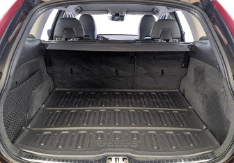 Подержанный автомобиль Volvo XC60 2015 года (10 фото)