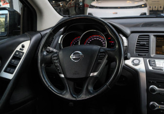 Подержанный автомобиль Nissan Murano Suv 2011 года (12 фото)