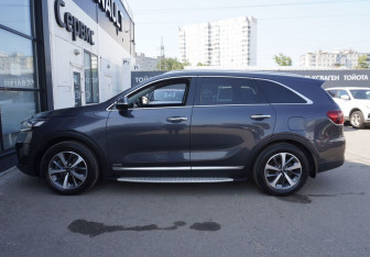 Подержанный автомобиль Kia Sorento 2019 года (8 фото)