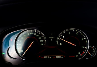 Подержанный автомобиль BMW X3 2019 года (13 фото)