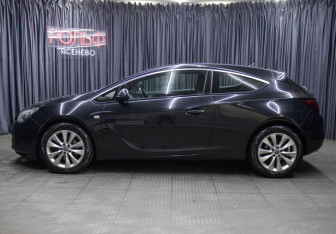 Подержанный автомобиль Opel Astra Hatchback 2013 года (8 фото)