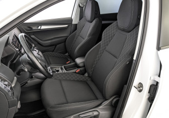 Подержанный автомобиль Skoda Karoq 2022 года (20 фото)