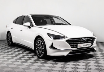 Подержанный автомобиль Hyundai Sonata 2020 года (3 фото)