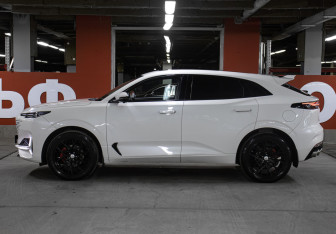 Подержанный автомобиль Changan UNI-K 2023 года (8 фото)