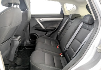 Подержанный автомобиль Geely Coolray 2023 года (12 фото)