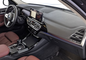 Подержанный автомобиль BMW X3 2024 года (13 фото)