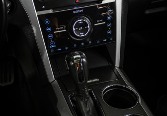 Подержанный автомобиль Ford Explorer 2012 года (16 фото)