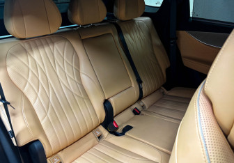 Подержанный автомобиль Jaecoo J8 2024 года (12 фото)