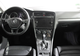 Подержанный автомобиль Volkswagen Golf Wagon 2019 года (7 фото)