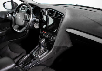 Подержанный автомобиль Citroen C4 Sedan 2017 года (10 фото)