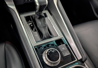 Подержанный автомобиль Mitsubishi Montero Sport 2023 года (26 фото)