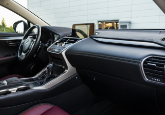 Подержанный автомобиль Lexus NX 2018 года (17 фото)