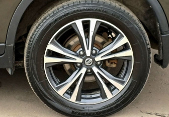 Подержанный автомобиль Nissan X-Trail 2021 года (9 фото)