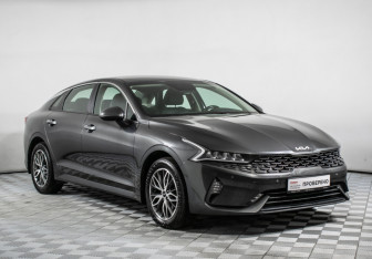 Подержанный автомобиль Kia K5 2022 года (3 фото)