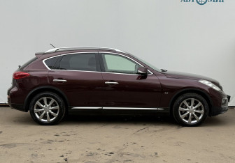 Подержанный автомобиль Infiniti QX50 2016 года (4 фото)