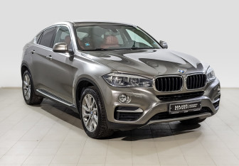 Подержанный автомобиль BMW X6 2018 года (3 фото)