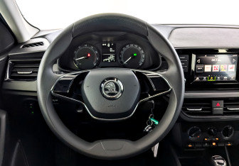 Подержанный автомобиль Skoda Rapid Liftback 2021 года (21 фото)