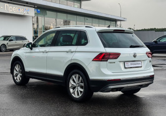 Подержанный автомобиль Volkswagen Tiguan 2017 года (7 фото)