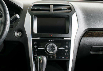 Подержанный автомобиль Ford Explorer 2018 года (14 фото)