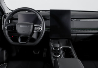 Подержанный автомобиль Jaecoo J7 2023 года (12 фото)