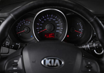 Подержанный автомобиль Kia Rio Hatchback 2014 года (10 фото)