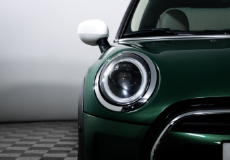 Подержанный автомобиль MINI Hatch 2021 года (18 фото)