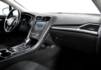 Подержанный автомобиль Ford Mondeo Sedan 2016 года (8 фото)