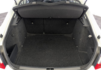 Подержанный автомобиль Skoda Octavia Liftback 2018 года (10 фото)