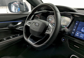 Подержанный автомобиль Geely Tugella 2023 года (25 фото)